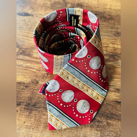 Metropolitan Museum of Art Mens Silk Necktie - Globe & Stars Print - Picture 2 of 8